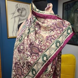Very Pretty Paisly-ish Silky Print Scarf